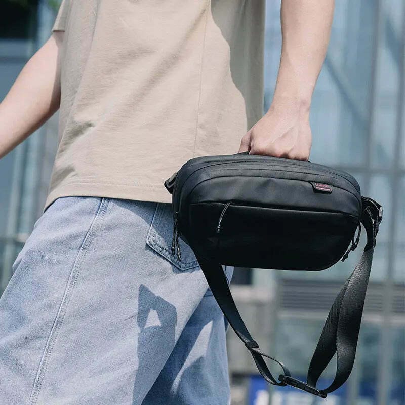 Ulanzi Travel Chest Bag